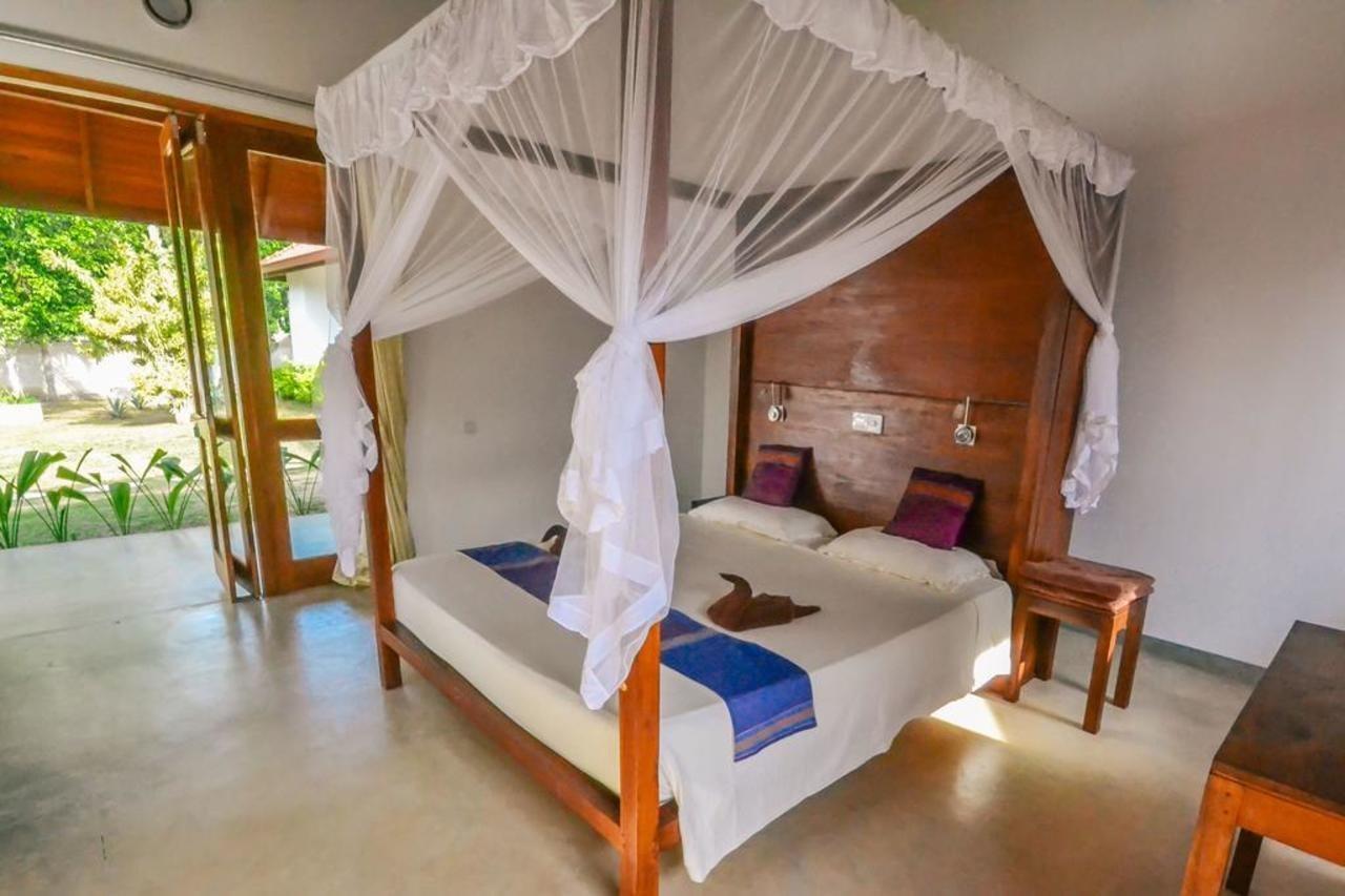 Sanjis The Seaside Cabanas Tangalle Exterior photo