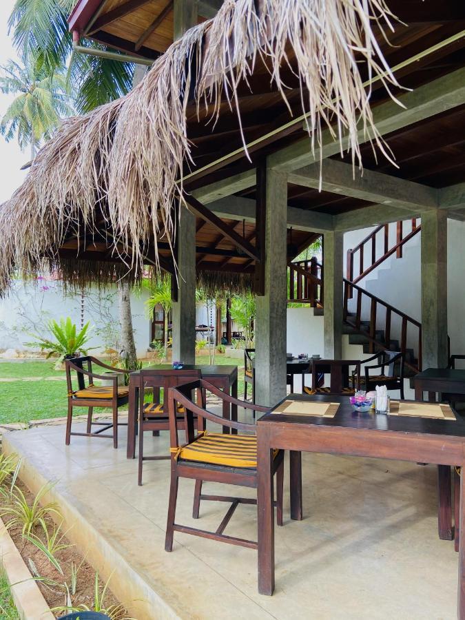 Sanjis The Seaside Cabanas Tangalle Exterior photo